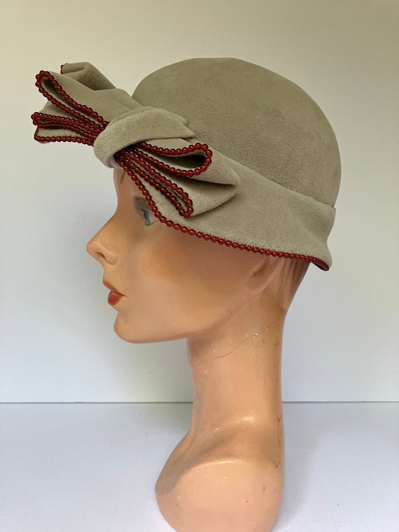 Bes-Ben Made in Chicago Custom Made Felt Hat with Beaded Trim