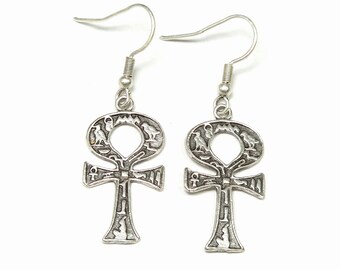 Boucles d’oreilles en croix Boho Ankh faites à la main plaquées en argent 925, sans nickel et hypoallergéniques! Réf. # NE-1232