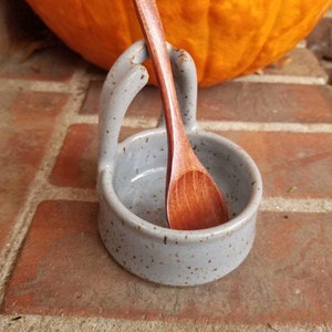 Standing teaspoon rest, tea bag rest, coffee spoon rest, speckled Gray