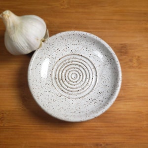 Garlic Grater speckled white