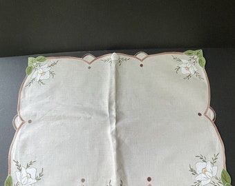 Vintage Traditional French Vinex Cotton Handcrafted Embroidered Floral Placemats