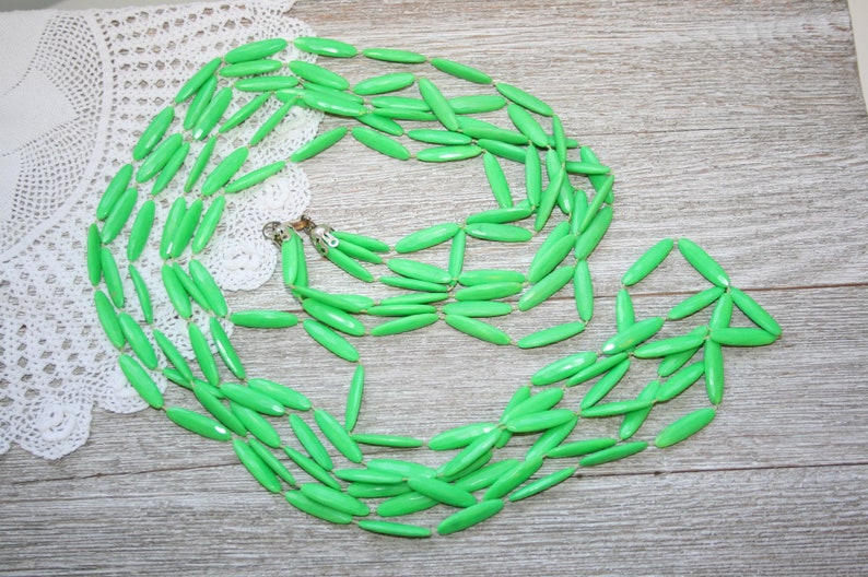 Vintage Green Necklace 3 Strands Bead Bright Retro 60s 70s Long