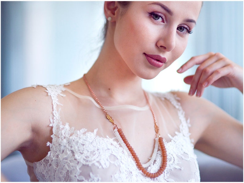 Golden necklace with pearls Long bohemian bead necklace with feather boho sautoire pink pearl statement necklace