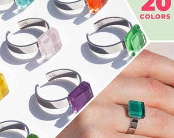 Anillo pequeño de cristal verde, anillos abiertos de acero inoxidable para mujer, anillo cuadrado con tamaño ajustable.
