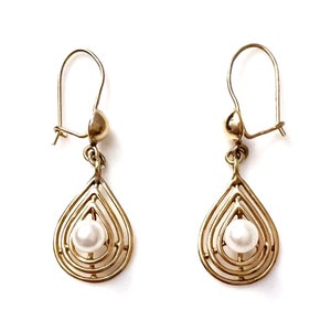 14K Gold Dangle Pierced Pearl Earrings