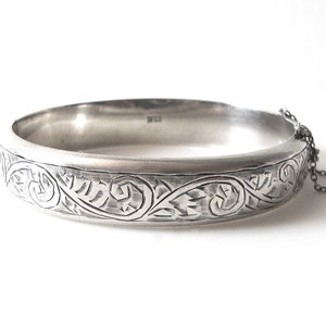 English Engraved Sterling Silver Hinged Bangle Bracelet