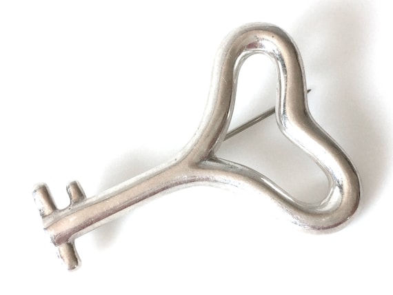 Angela Cummings Sterling Silver Heart Key Brooch - Etsy