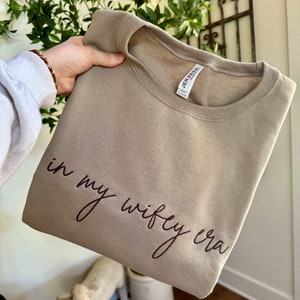 Wifey Era Embroidered Crewneck Sweatshirt