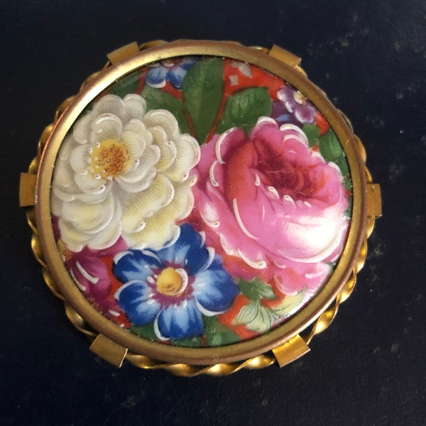 Broche vintage ronde aux motifs floraux, bijou ancien de Limoges France