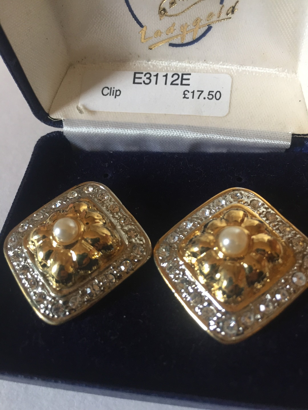depot vente de luxe en ligne chanel vintage boucles oreilles gland