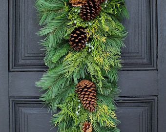 Classic Holiday Greens & Pinecone Weihnachten Teardrop Haustür Winter Swag