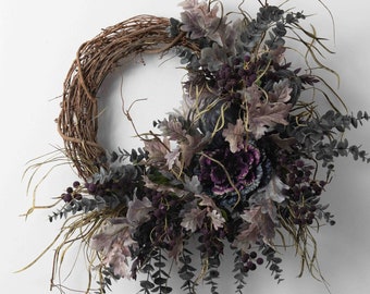 Spellbound - Ghirlanda autunnale di cavolo viola, bacche con perline, zucca di mirtilli ed eucalipto per la porta d'ingresso