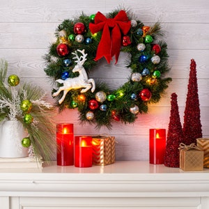 Christmas Nostalgia - Pre-lit Old Fashioned Bulb Lights with Reindeer Arrangement & Red Velvet Bow Christmas Wreath
