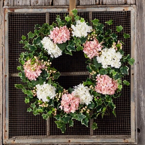 Pink & White Hydrangea, English Ivy, Pepper Berry Everyday Spring Wreath