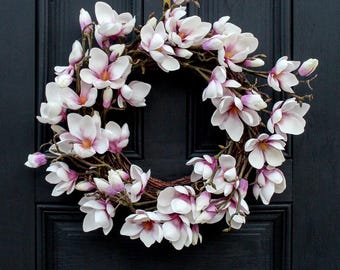Couronne de fleurs de magnolia japonaise crème et lavande au quotidien Real Touch