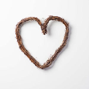 Natural Grapevine Everyday Heart Wreath Base - 18"