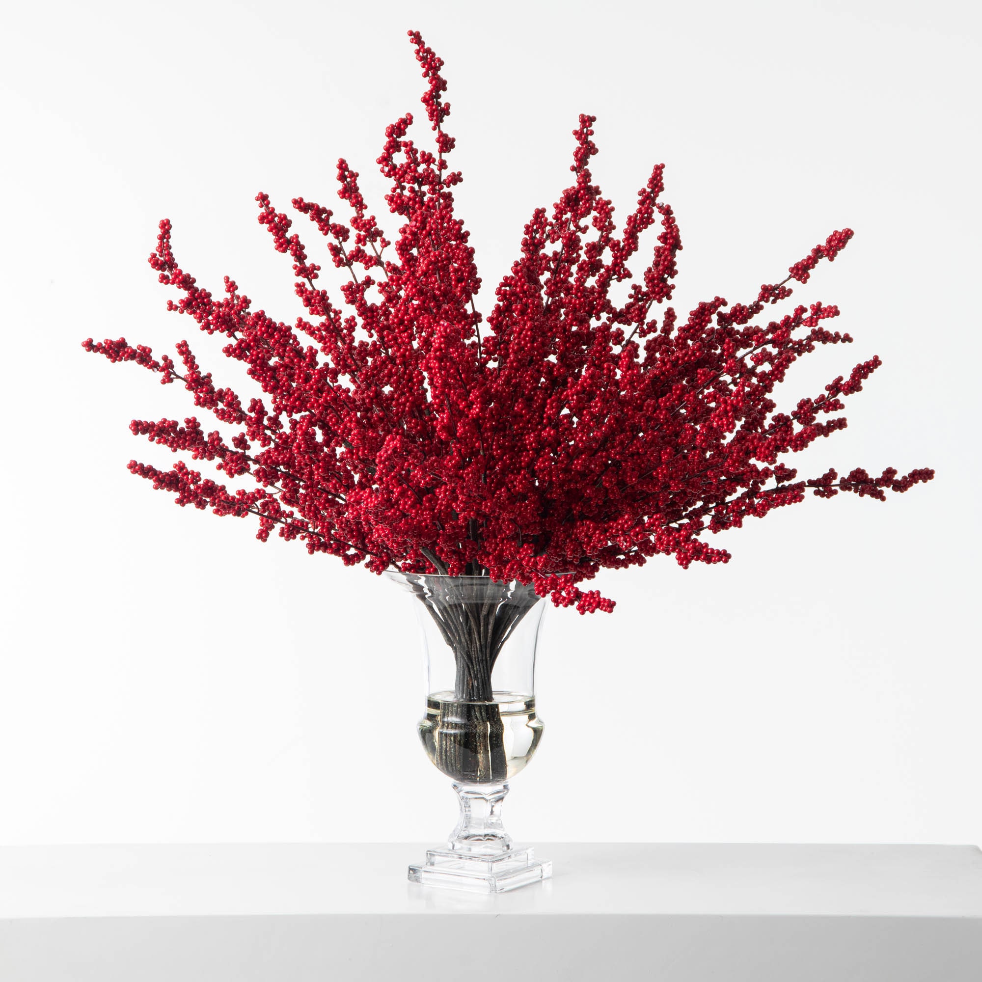 フラワーベース　クリスマス Holiday Extravaganza - Christmas Red Ilex Berry Branch Arrangement