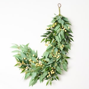 All Seasons Faux Blade Eucalyptus, Green Smilax & Cream Green Gooseberries Mantle Garland Everyday Greenery Bieżnik stołowy