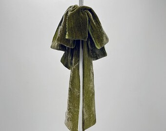 Moss Green Raw Edge Silk Velvet Velvet Lux Drape Loop Bow