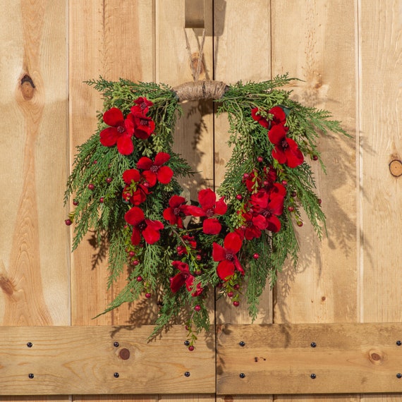 Red Rose White Dogwood & Ivy Valentines Heart Wreath -   Door wreaths  diy, Diy valentines day wreath, Easy diy wreaths