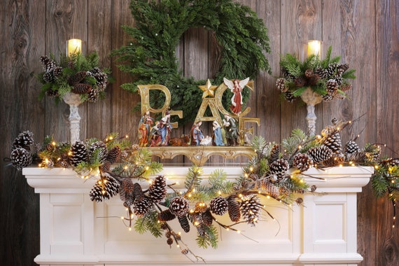 Guirlande De Noël Floquée 1,8 M - Avec Baies Rouges Et Pommes De Pin - Décoration Enneigée Pour Cheminée, Escalier, Porte - 11