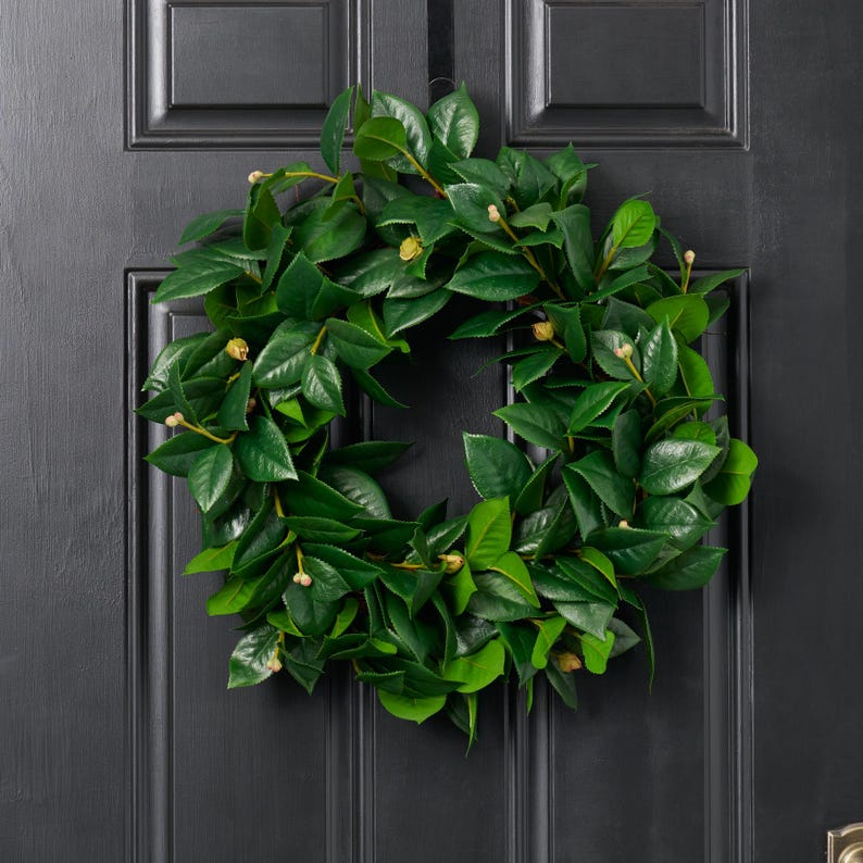 Lifelike All Seasons Camellia Leaf & Bud Everyday Winter Greenery Front Door Wreath -20" image 1