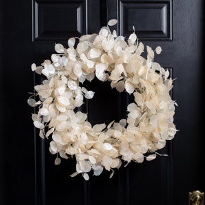 Dried Look Translucent Bleached Lunaria All Seasons Wreath