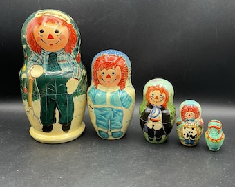 Raggedy Ann & Andy Camel 5pc Nesting Dolls 6" Seasons Holiday Set Signed RUSSIA