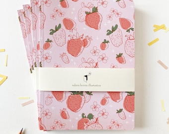 CARNET DE NOTES ligné rose avec un motif de tapisserie en fraises d'été imprimé à Québec 80 pages