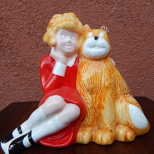Little Orphan Annie and Sandy piggy coin bank great condition vintage 1982 collectors gift kids collection
