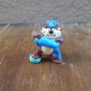 1990&#39;s Vintage Applause Warner Bros Graduation &quot;Tazmanian Devil&quot; 2&quot; PVC Figure.