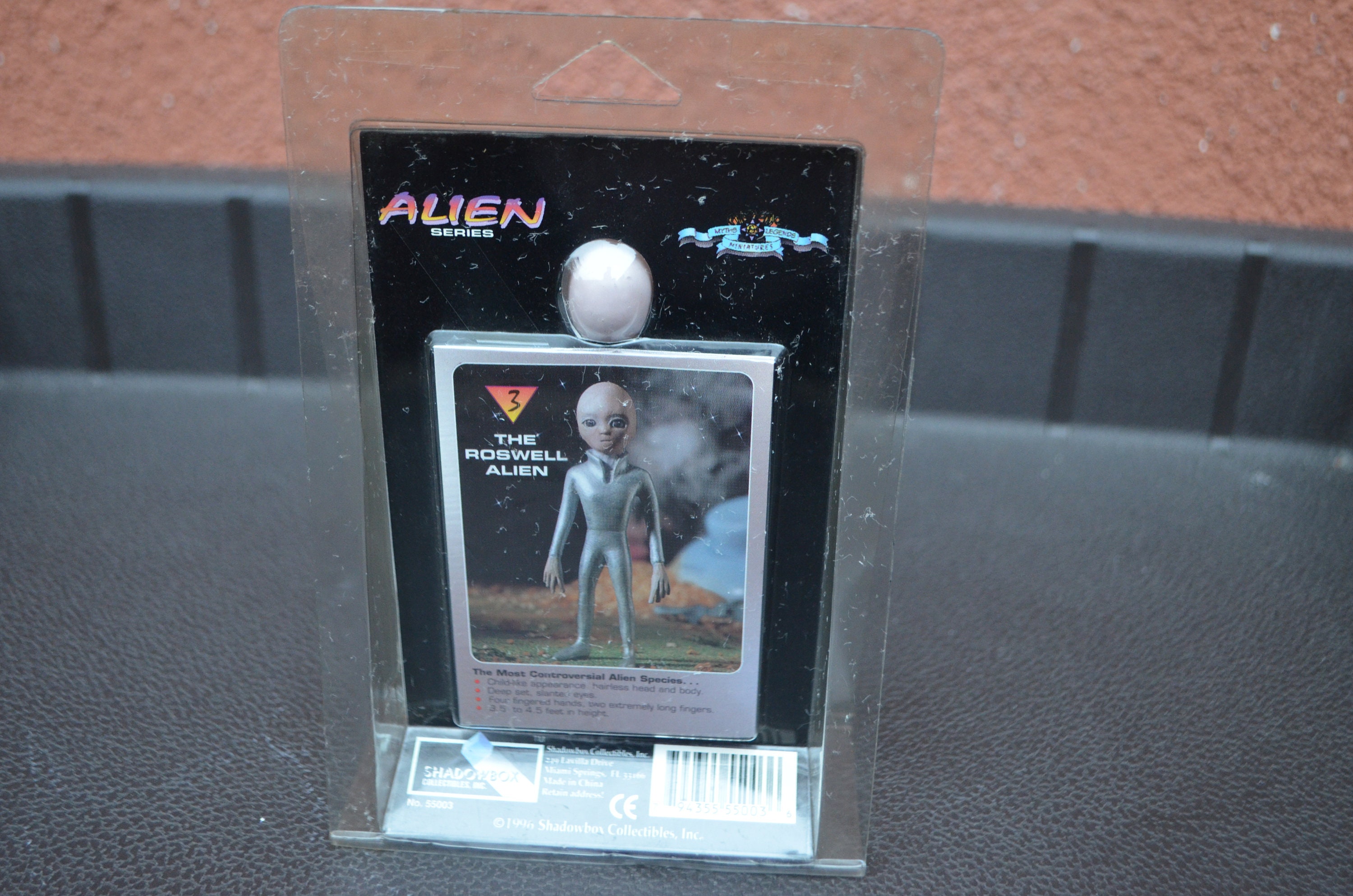【未開封】ALIEN SHADOW BOX レトロ　ヴィンテージ　1995 未開封】ALIEN SHADOW BOX レトロ ヴィンテージ 1995