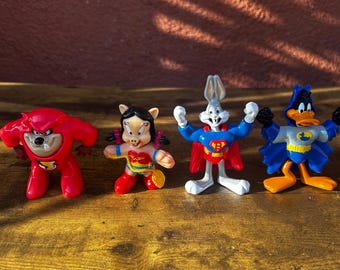 Vintage 1990's McDonald's Happy Meal Looney Tunes "Super Hero" Toys Complete Set.