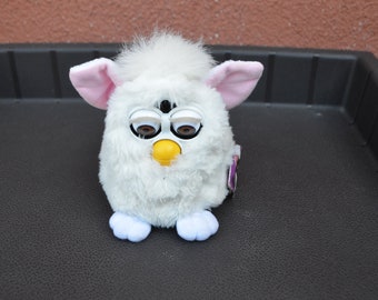 1998 Tiger Electronics Vintage Snowball Furby with White Hair and White Tail Hair Model 70-800.  (NOT WORKING)