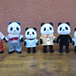 Vintage 1980&#39;s Sylvanian Calico Critters Panda Family.