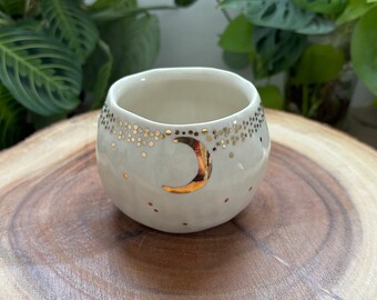 Starry Gold Moon Yunomi Tea Cup in Creamy White