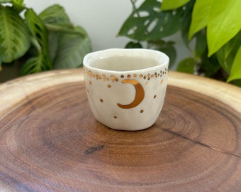 Starry Gold Moon Shot Cup in Creamy White