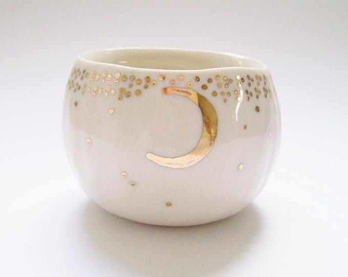 Starry Gold Moon Yunomi Cup in Creamy White
