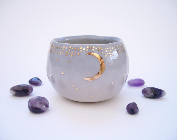Starry Gold Moon Yunomi Tea Cup in Lavender Ombre