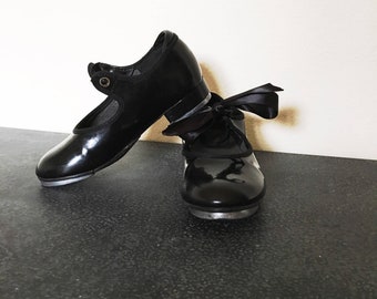 Vintage Black Patent Leather Tap shoes, little Girl Taps, size 10 Dress up & Pretend play