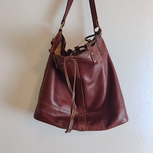 Vintage Leather Drawstring Bucket Bag, large Shoulder Bag, Lucky Brand
