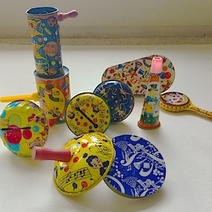 Vintage Tin Lithograph Noisemakers, 1950&#39;s eleven Party Favors, Celebrations