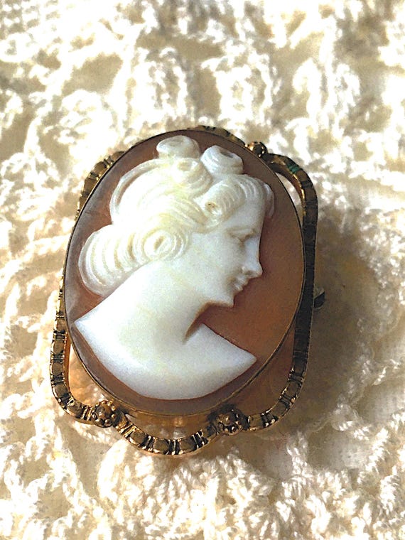 Vintage Shell Cameo Brooch: 10K Gold Victorian Pendant Pin