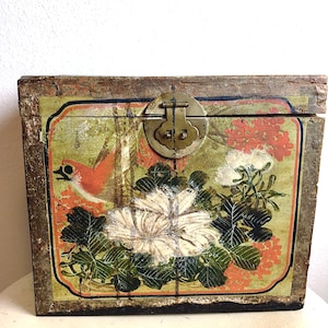 Vintage Chinese Wooden Tea Box: Hand-Painted Floral Folk Art