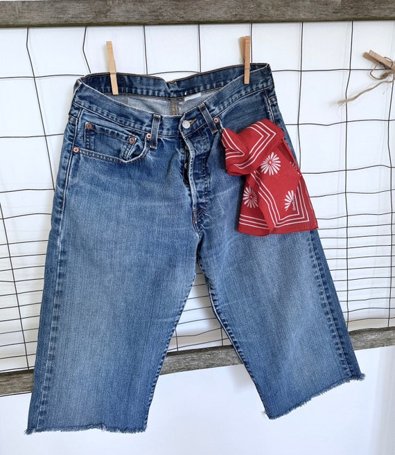 Vintage Levi 501 Button Fly, Cut Off Jeans, 90's 100% Cotton, original fit