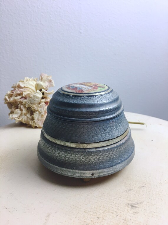 Vintage Vanity Music Box, Silver metal Powder Puff