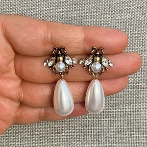 Art Deco Honey Bee earrings Bee stud earrings Baroque pearl drop earrings 1920s Jewelry Downton Abbey jewelry Gatsby Dress Flapper dress
