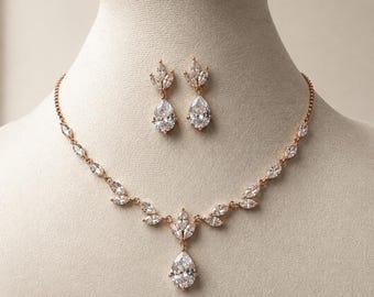 Boucles d'oreilles de mariée en forme de larme en or rose : Bijoux de mariage en zircone cubique