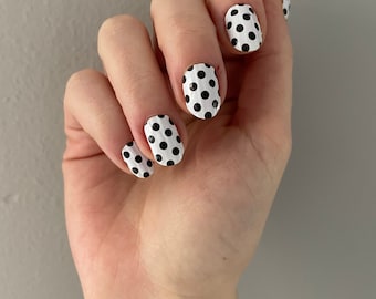 Nail Wrap - Nail Polish Wrap - Nail Sticker - Black Polka Dot - Black and White - Nail Wrap