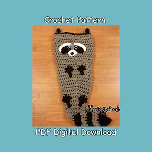 Coperta all&#39;uncinetto Raccoon Cozie Woodland Cocoon *SOLO MODELLO*